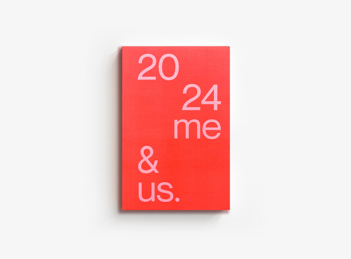 cover planner 2024 in corail red colour with pink title