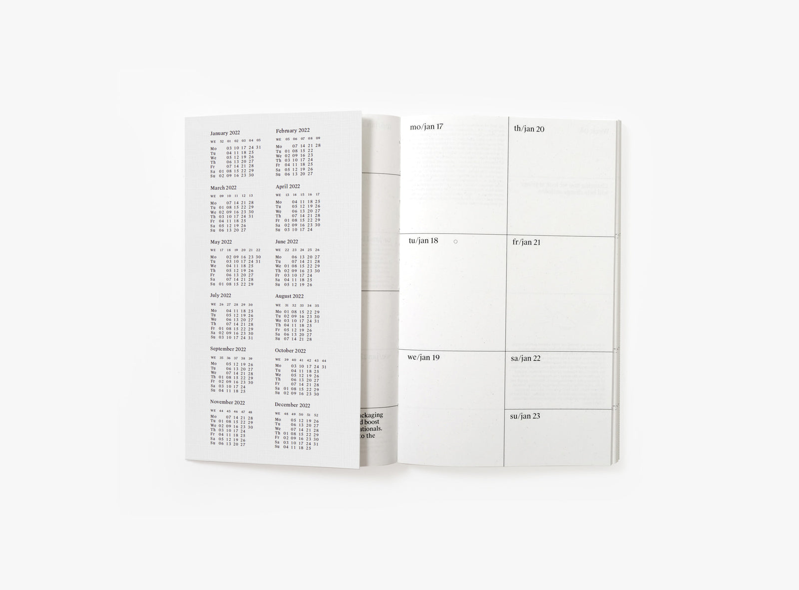First spread of our 2022 planner with the bandana showing the year calendar.